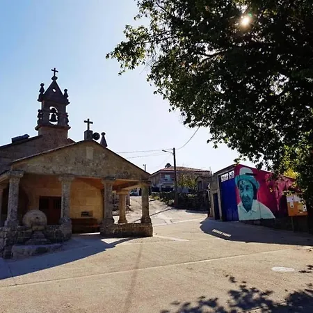 Casa Da Escola * Lobios