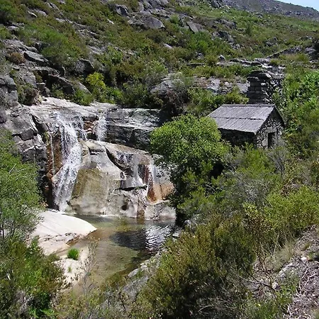 Casa de Férias Casa Da Escola Lobios