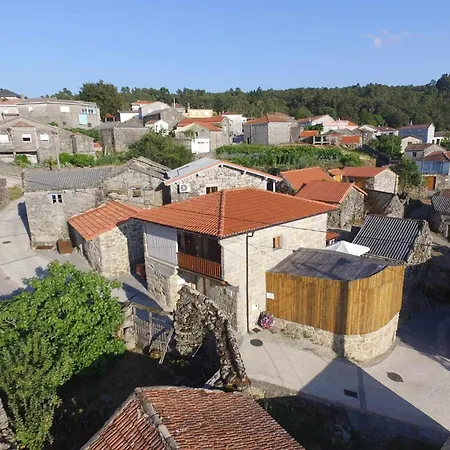 Casa Da Escola * Lobios