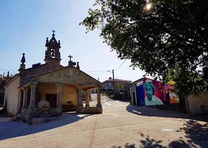 Casa Da Escola * Lobios