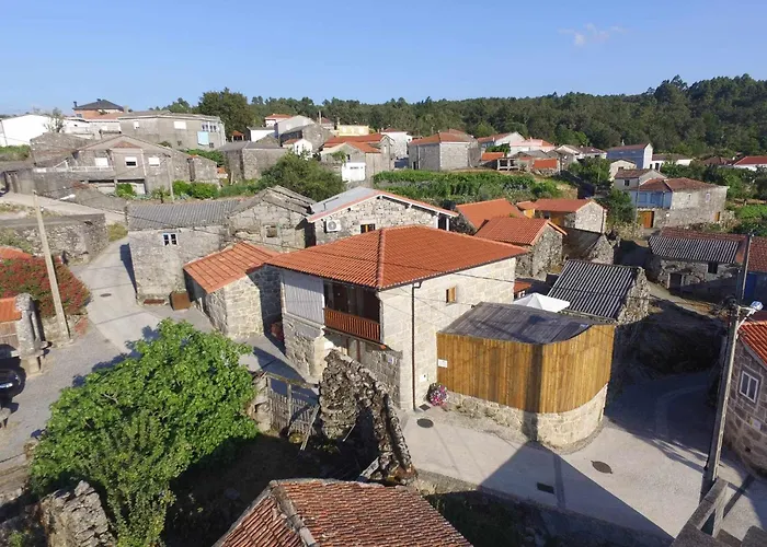 Casa Da Escola * Lobios